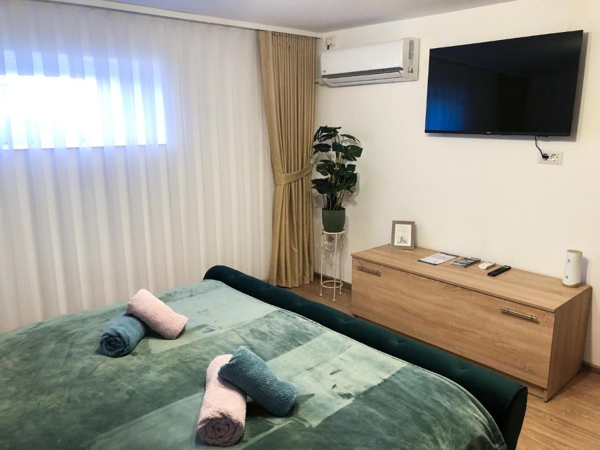 Ultra Central Apartment, Free Parking Oradea - Stray Cats Exteriör bild